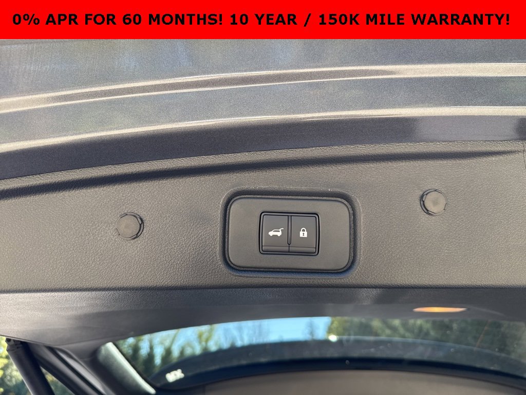 New 2025 Nissan Pathfinder SL w/ Black Appearance Package image 21