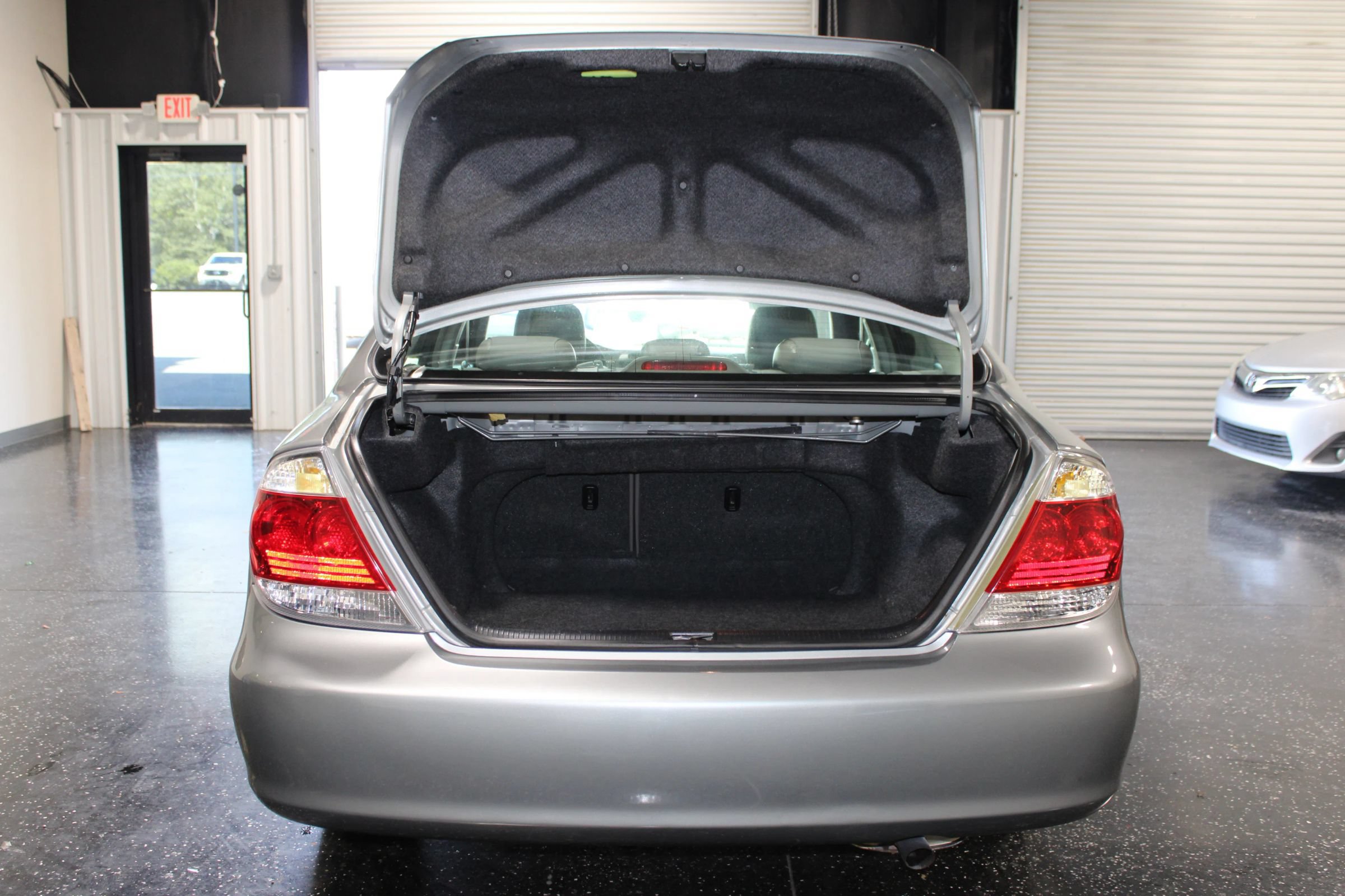 Used 2006 Toyota Camry LE FWD image 26