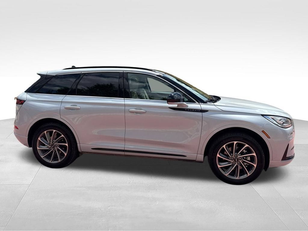 Certified 2025 Lincoln Corsair Grand Touring AWD/4WD image 10