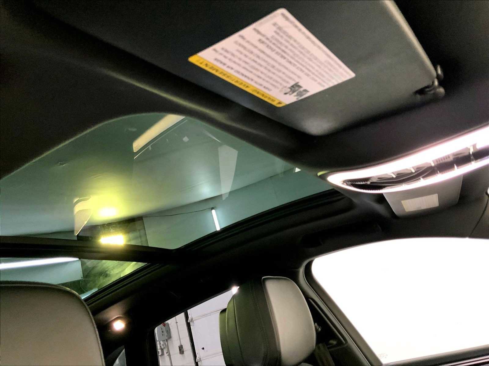 Certified 2018 Porsche Macan AWD/4WD image 20