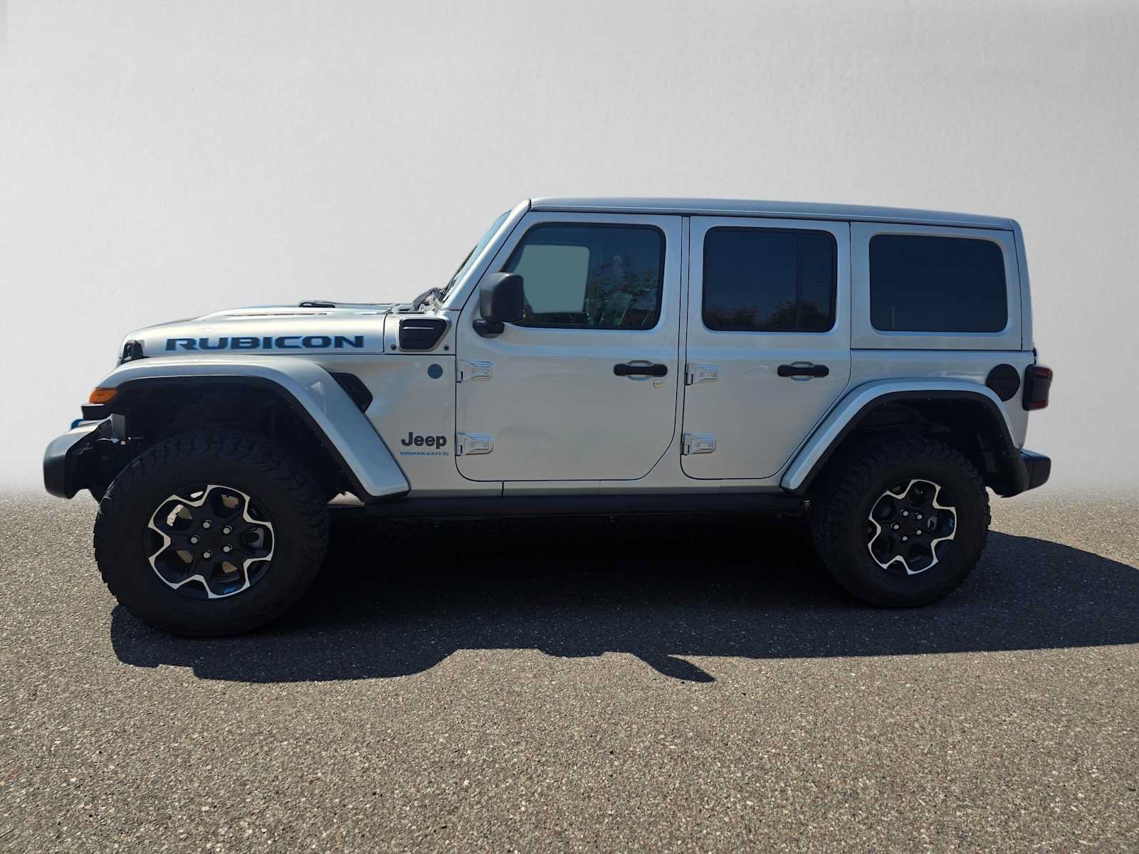 Used 2023 Jeep Wrangler Unlimited Rubicon 4xe w/ Cold Weather Group AWD/4WD image 6