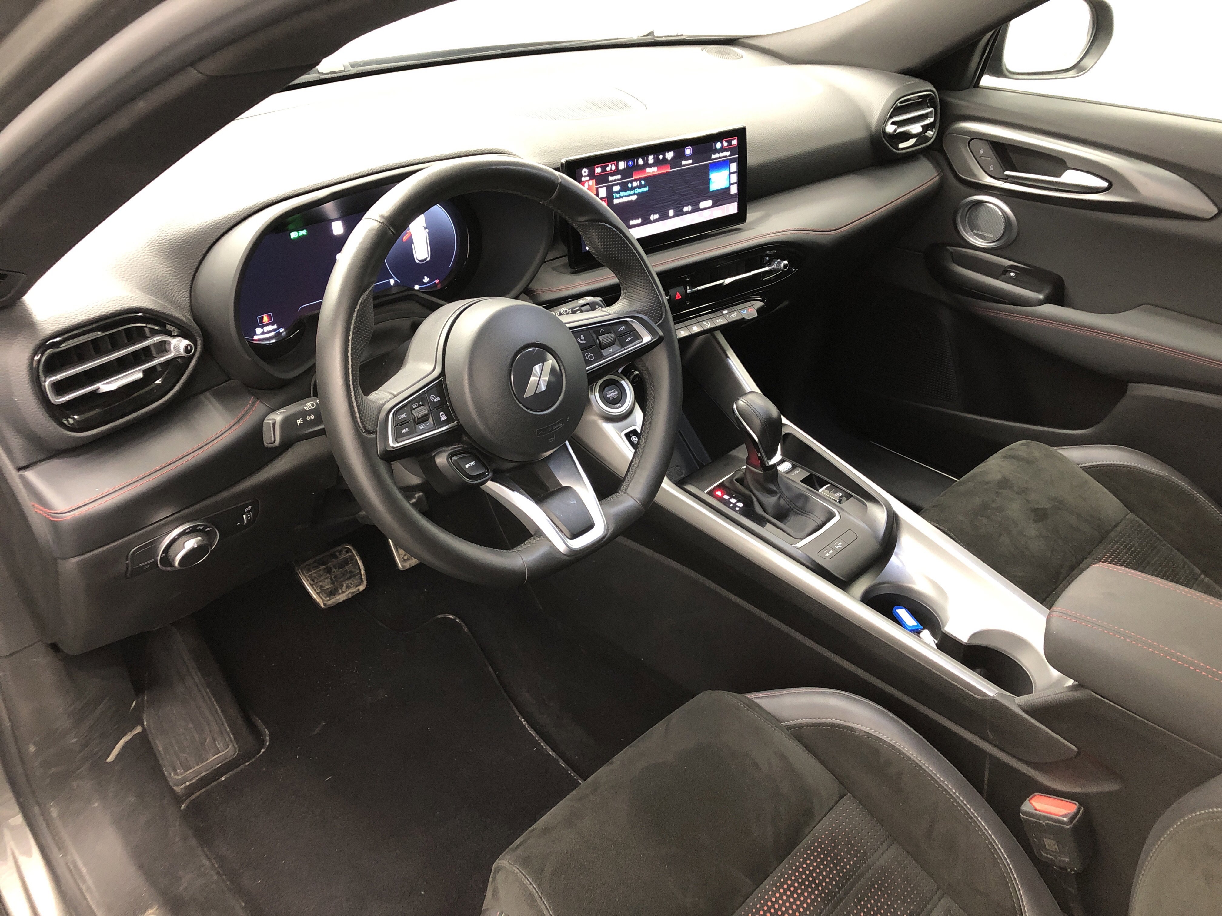 Certified 2024 Dodge Hornet GT image 17