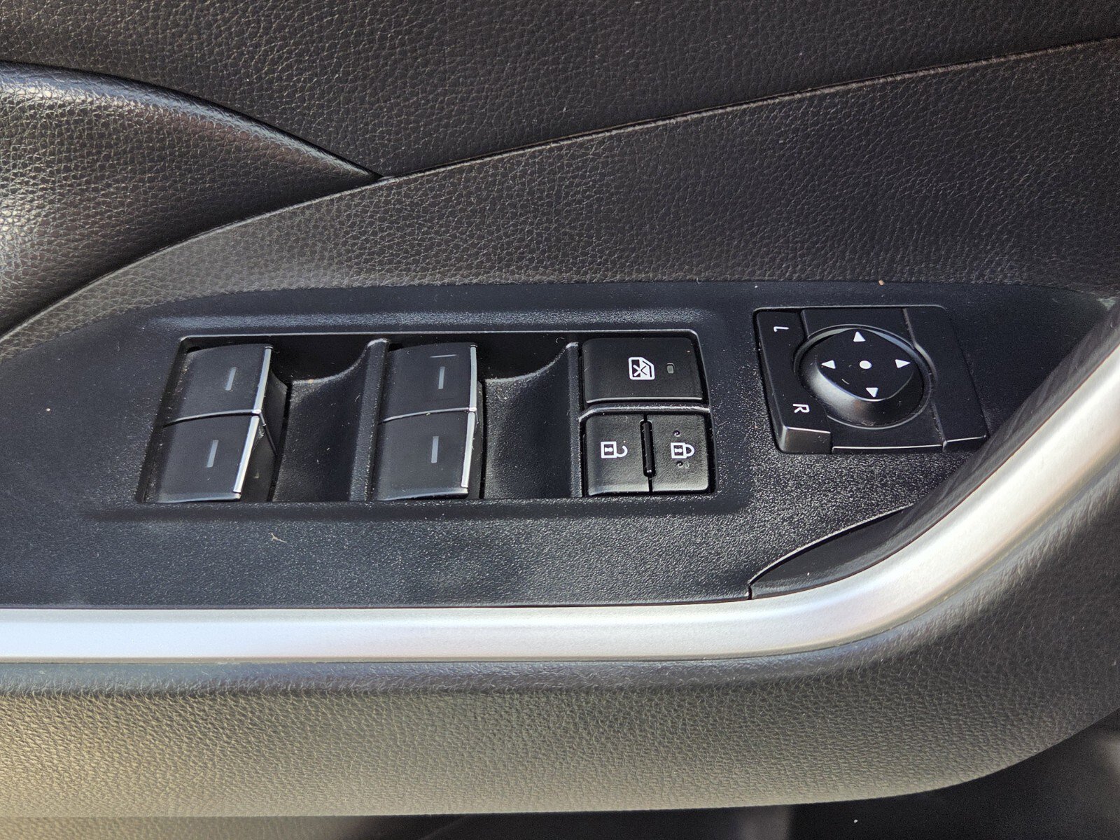 Used 2023 Toyota RAV4 XLE image 13