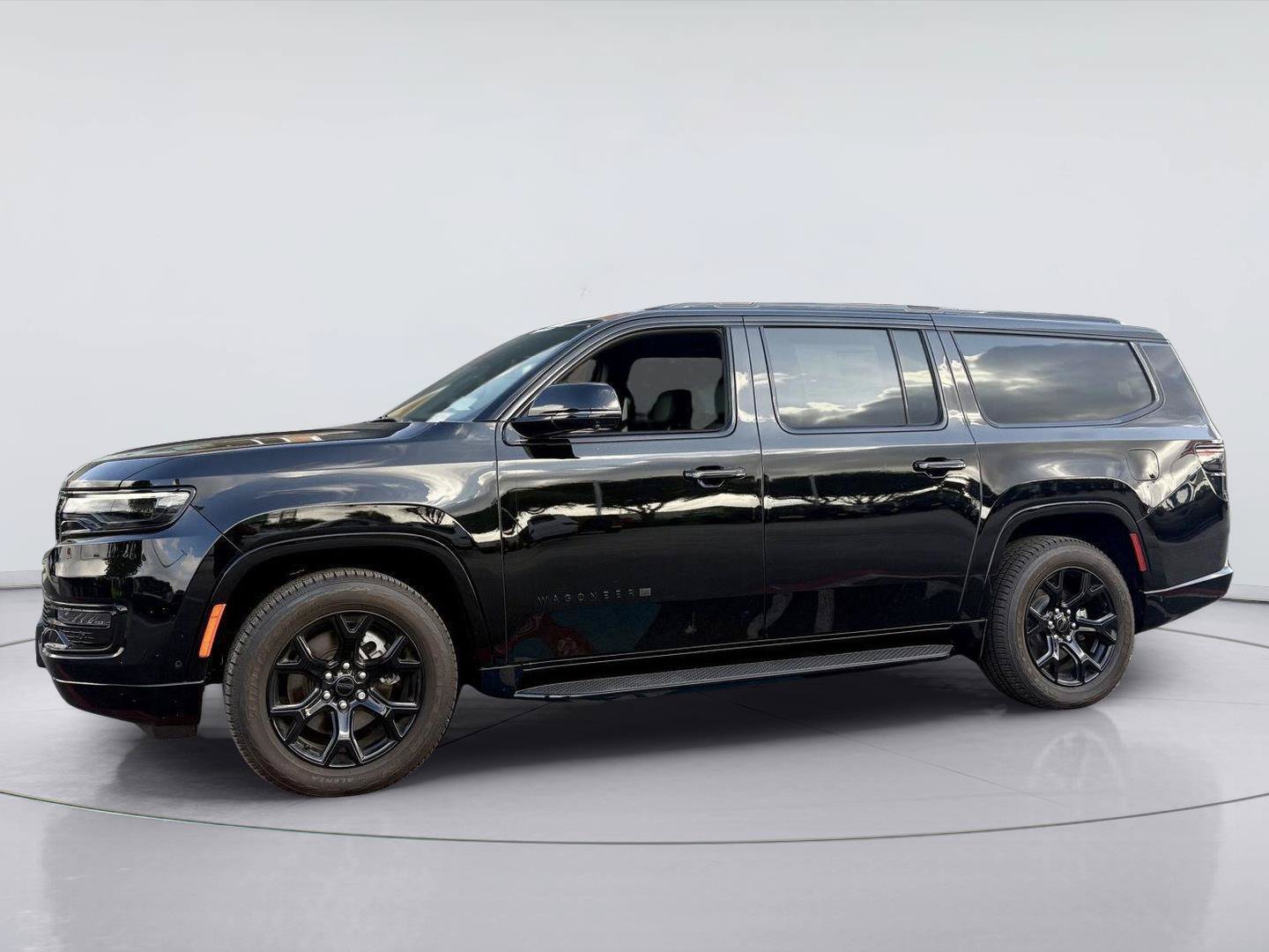 New 2025 Jeep Wagoneer L Series II w/ Convenience Group I AWD/4WD image 1