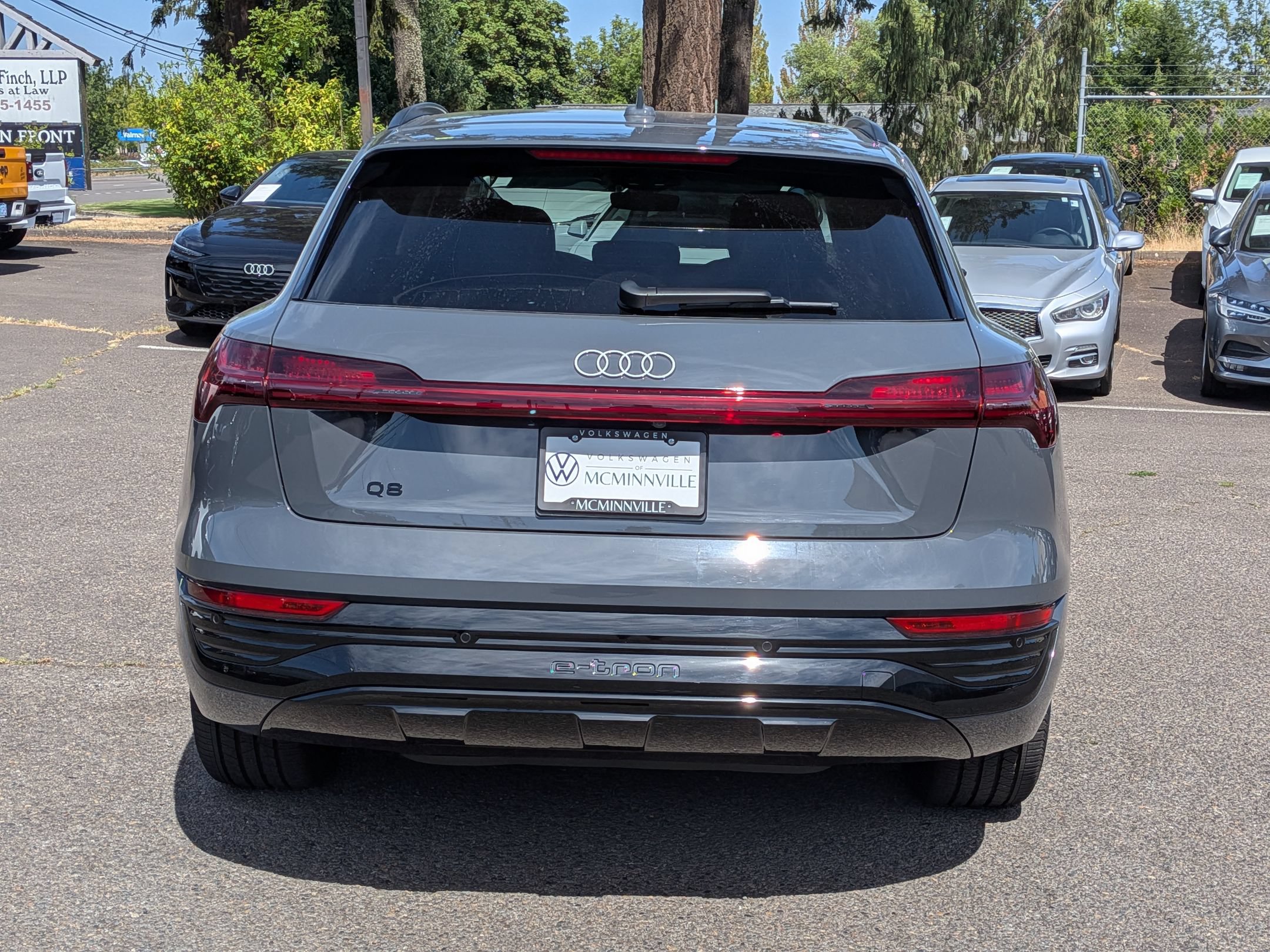 Used 2024 Audi Q8 e-tron Prestige w/ Prestige Package AWD/4WD image 4