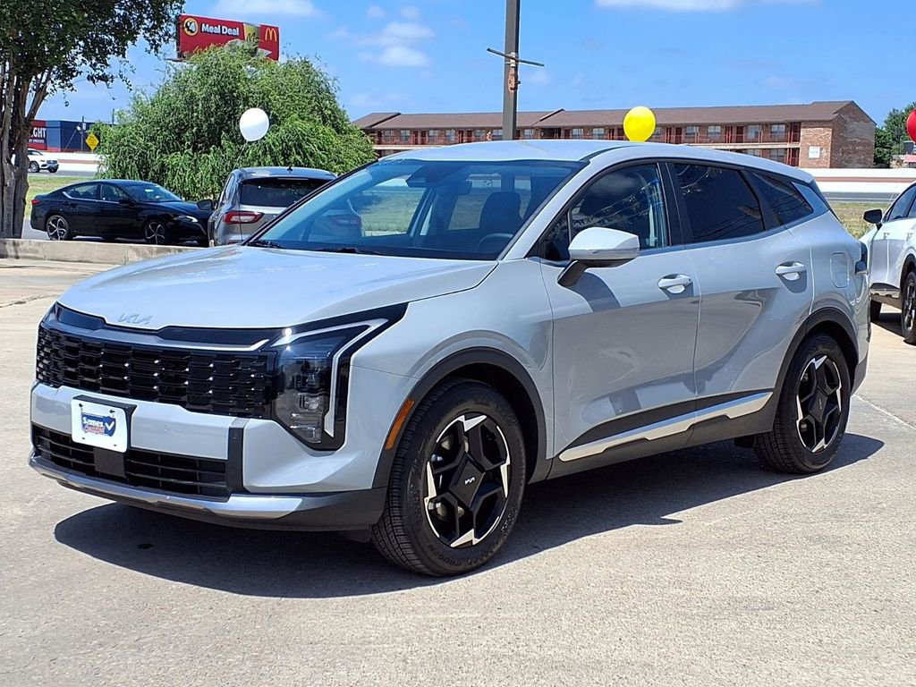 Certified 2026 Kia Sportage EX FWD image 4