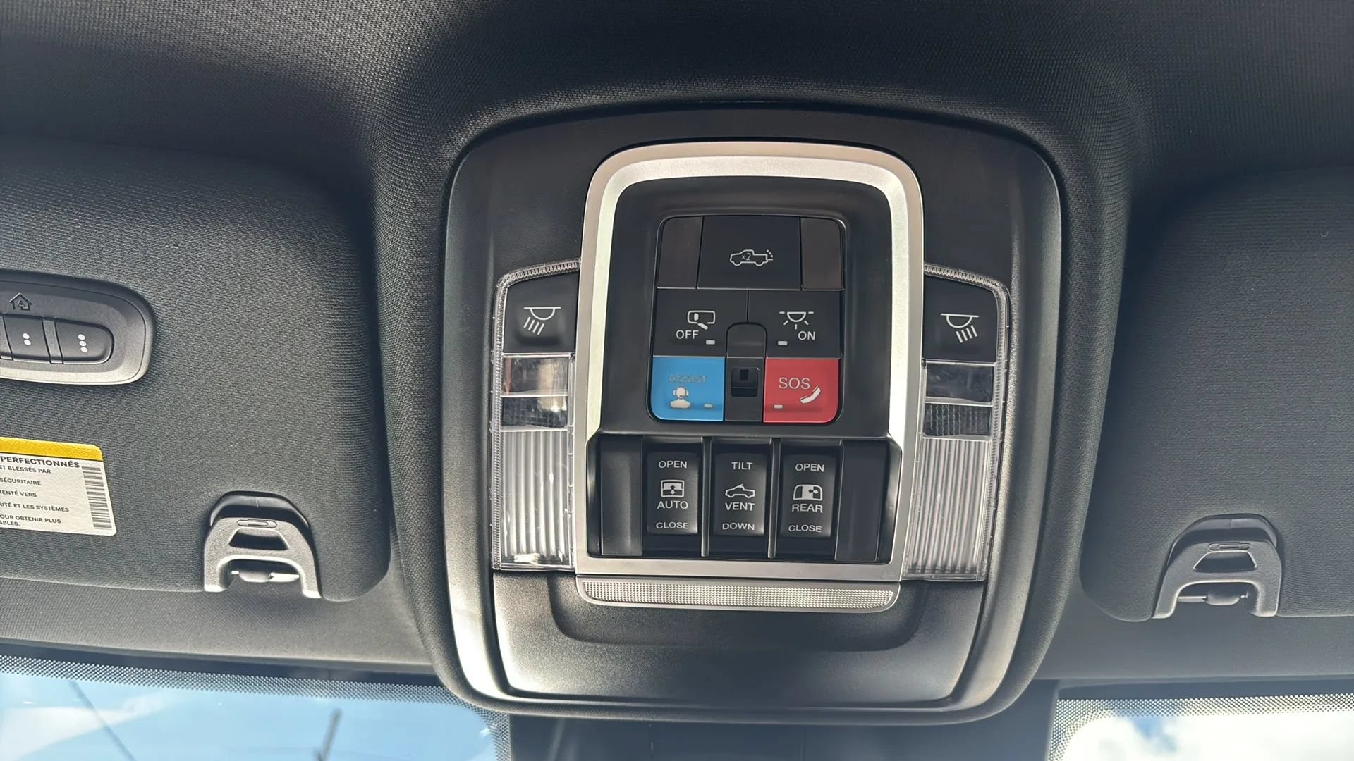 Used 2025 RAM 2500 Limited AWD/4WD image 34
