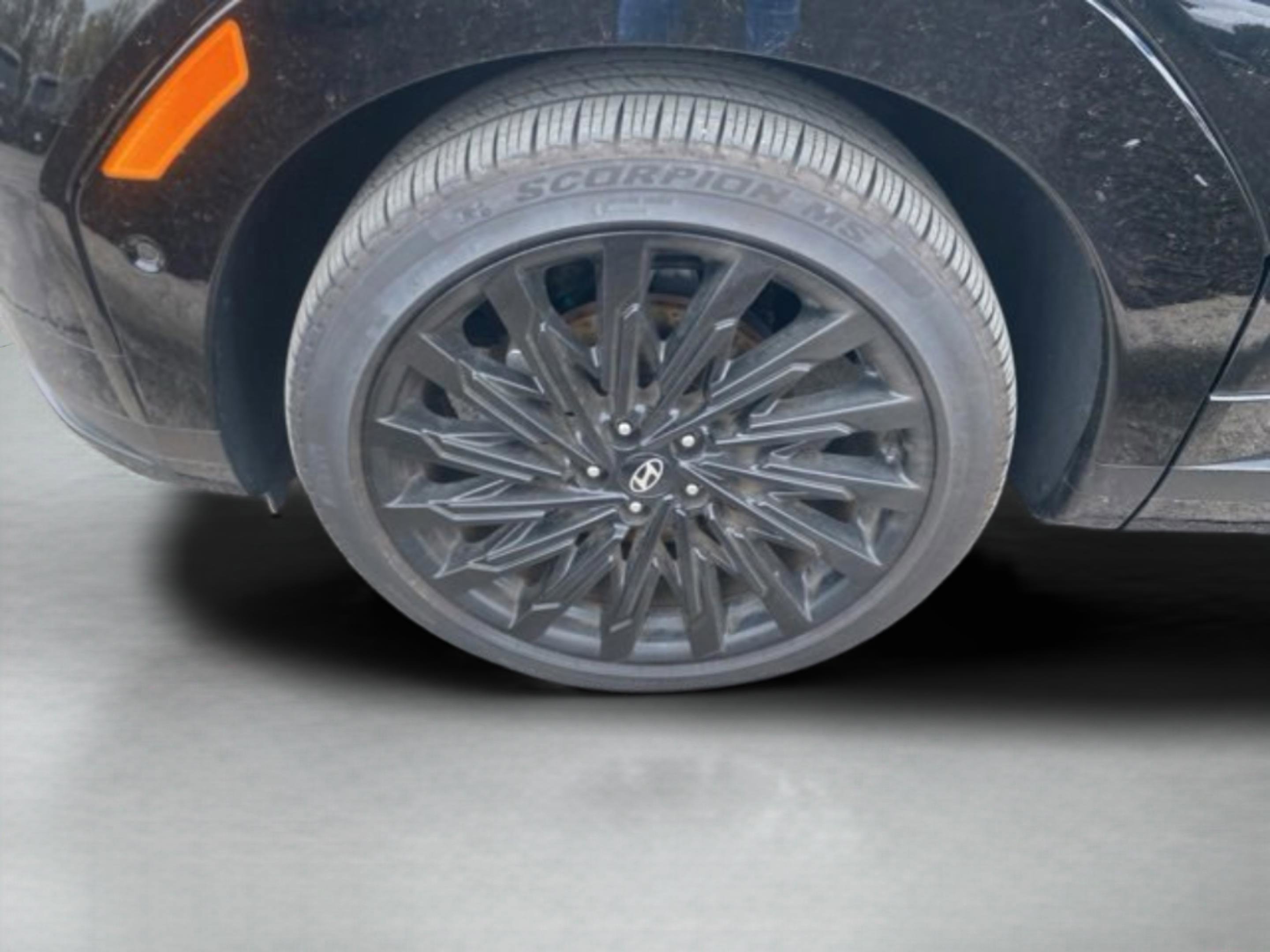 Certified 2025 Hyundai Santa Fe Calligraphy image 35