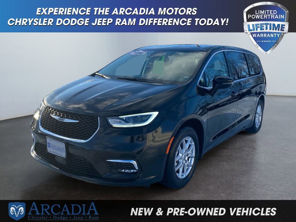 Used 2024 Chrysler Pacifica Touring-L image 1