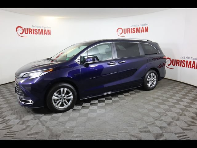 Used 2025 Toyota Sienna Limited AWD/4WD image 8