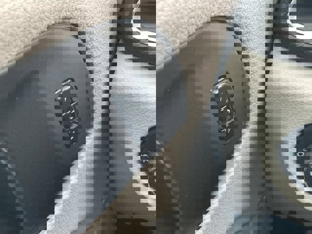 Used 2024 Chrysler Pacifica Touring-L image 19