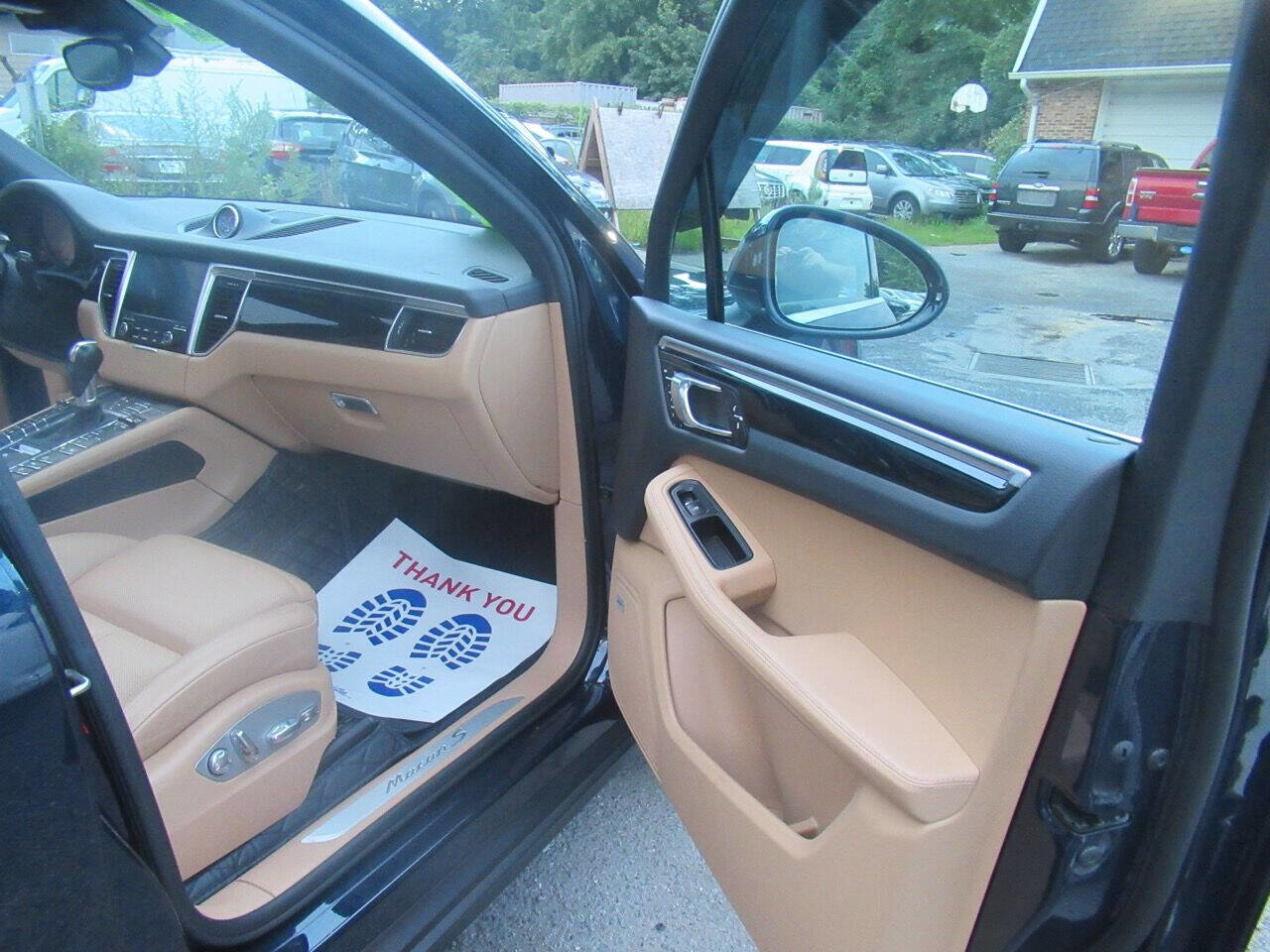 Used 2018 Porsche Macan S image 32