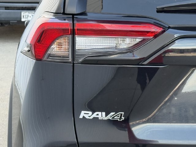 Used 2025 Toyota RAV4 XLE FWD image 6