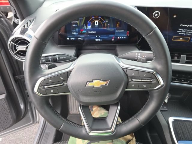 Used 2026 Chevrolet Equinox LT AWD/4WD image 13