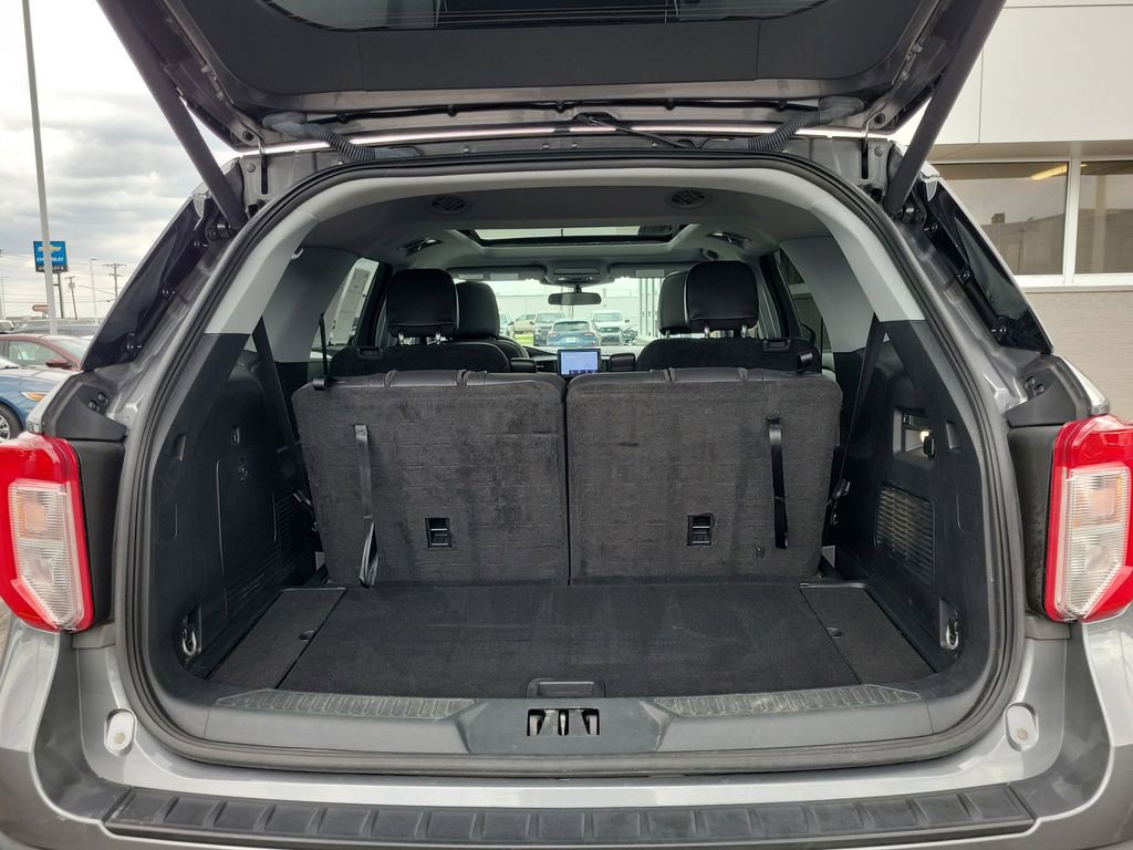 Certified 2023 Ford Explorer XLT w/ Equipment Group 202A image 10