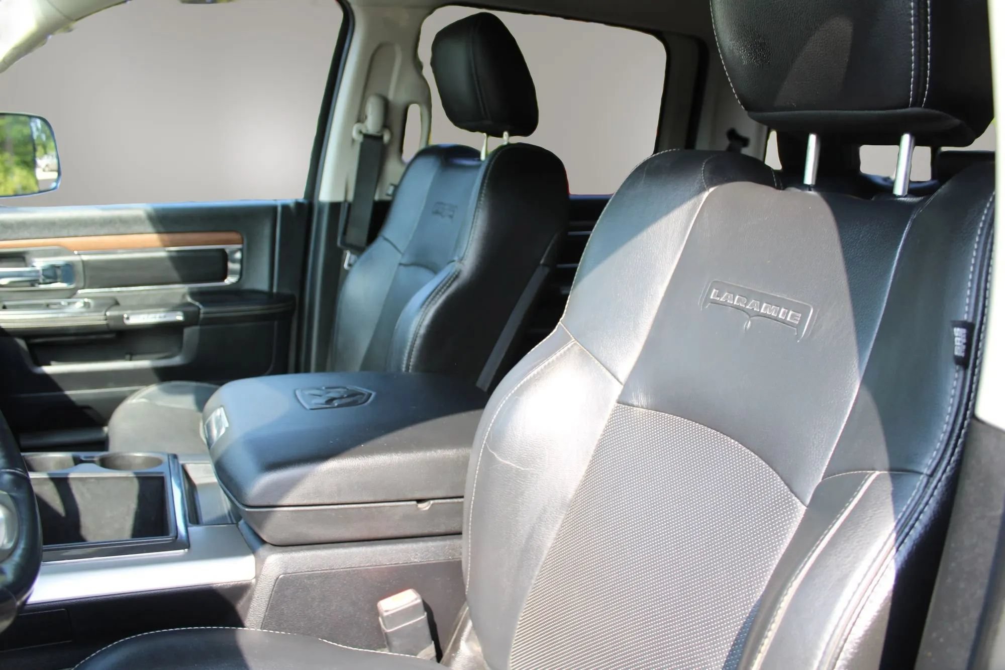 Used 2013 RAM 3500 Laramie RWD image 16