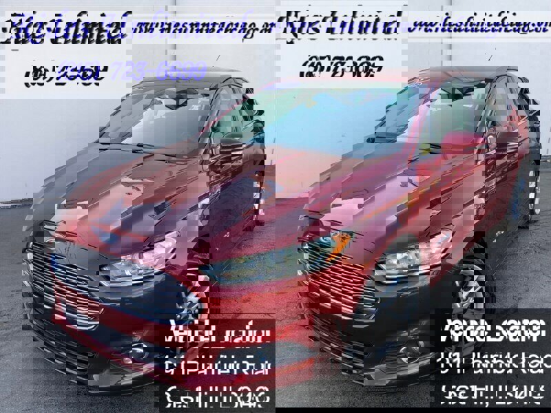 Used 2015 Ford Fusion SE image 2