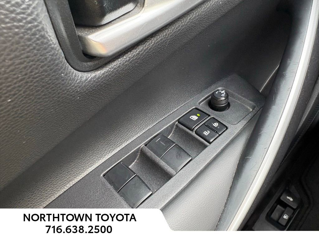 Used 2024 Toyota Corolla SE FWD image 23