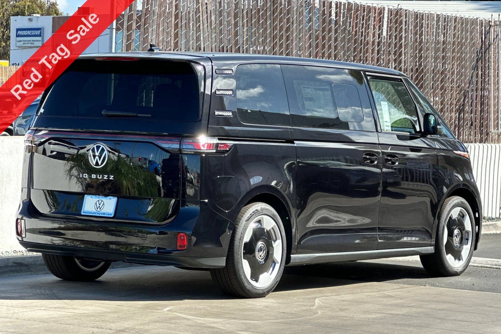 New 2025 Volkswagen ID. Buzz Pro S RWD image 5
