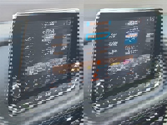 Used 2021 Nissan Rogue SV image 15