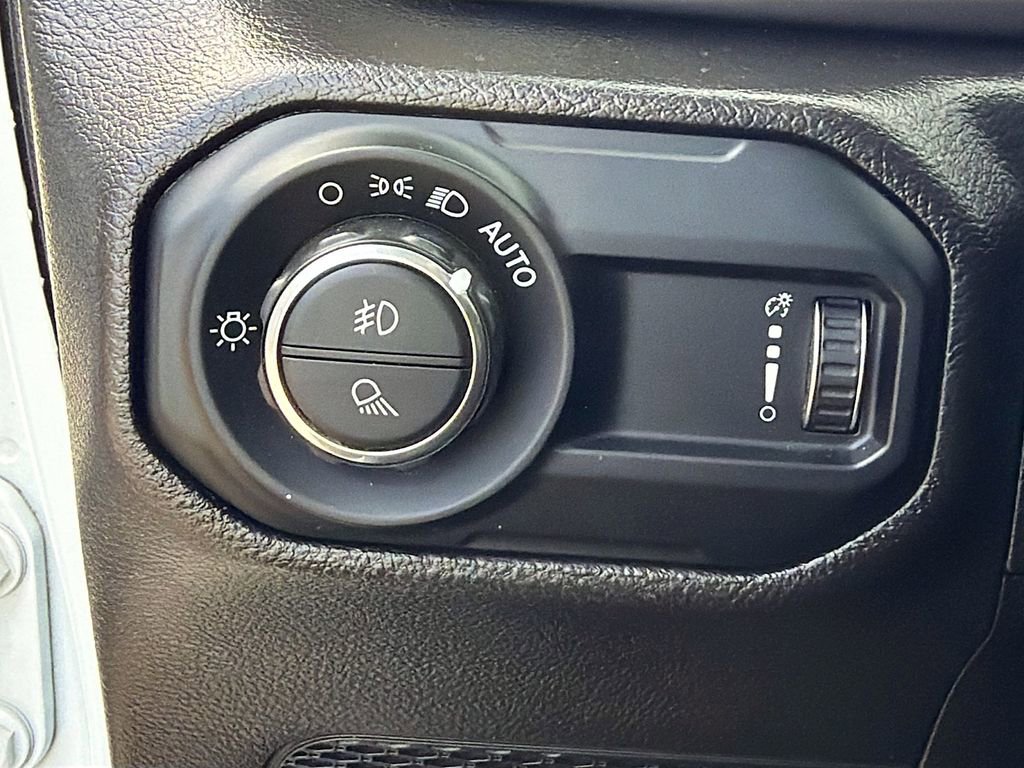 Used 2023 Jeep Gladiator Sport image 32