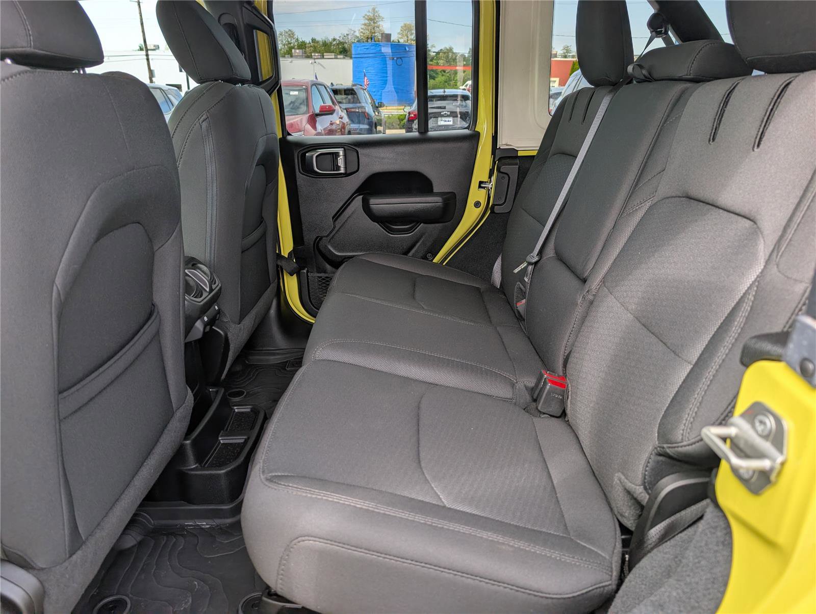 Used 2023 Jeep Wrangler Unlimited w/ Cold Weather Group AWD/4WD image 15