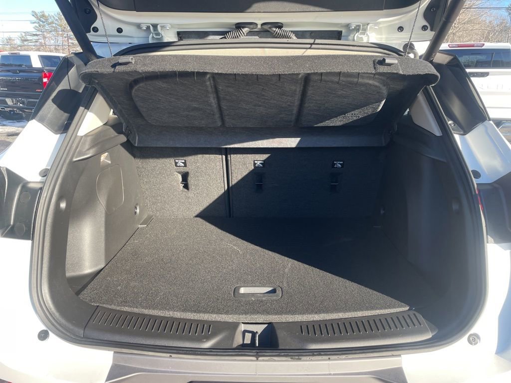 Used 2022 Buick Encore GX Essence w/ Experience Buick Package image 32