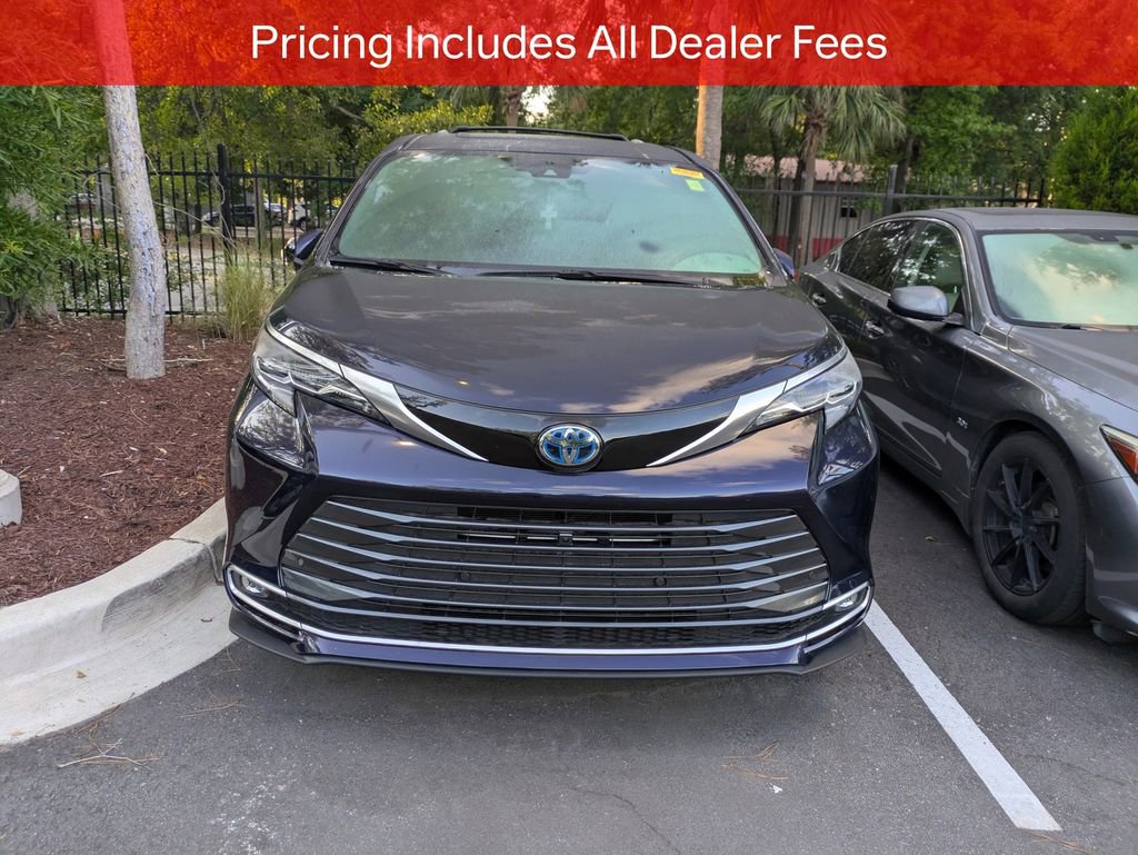 Certified 2025 Toyota Sienna Platinum AWD/4WD image 2