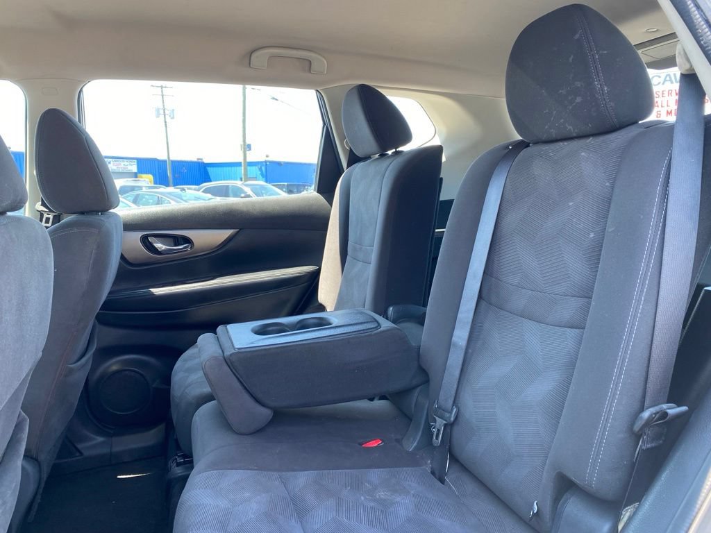 Used 2016 Nissan Rogue S AWD/4WD image 15