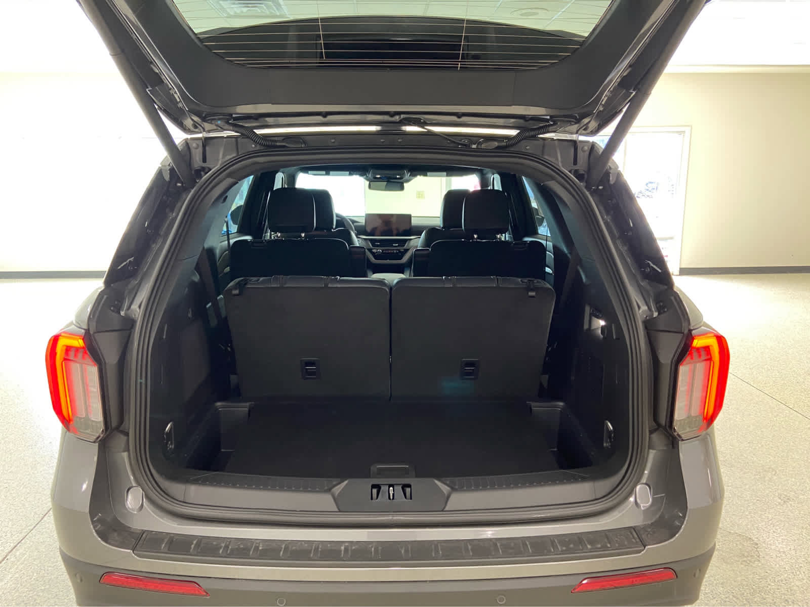 New 2025 Ford Explorer ST image 7