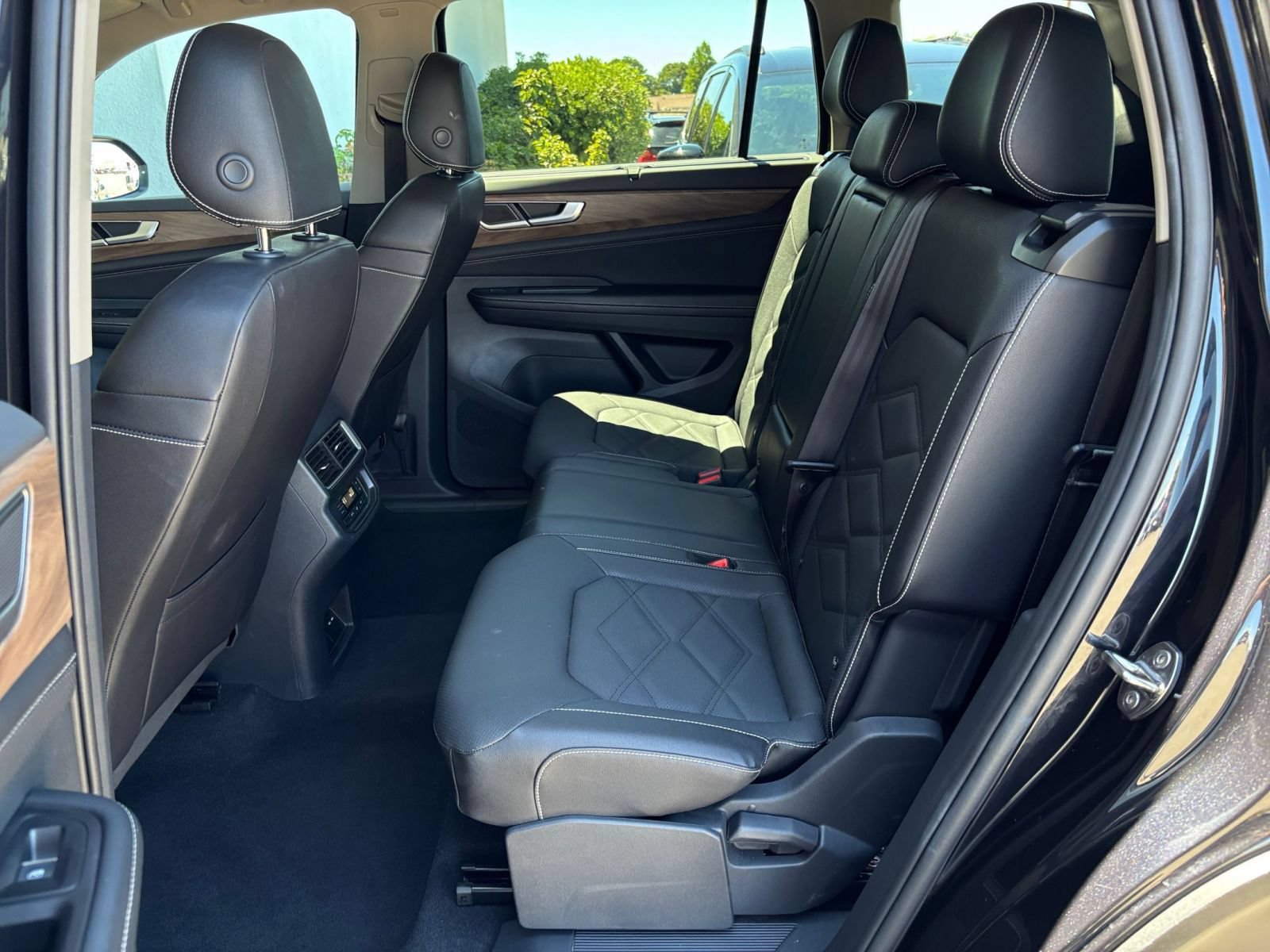 Used 2026 Volkswagen Atlas SE FWD image 28