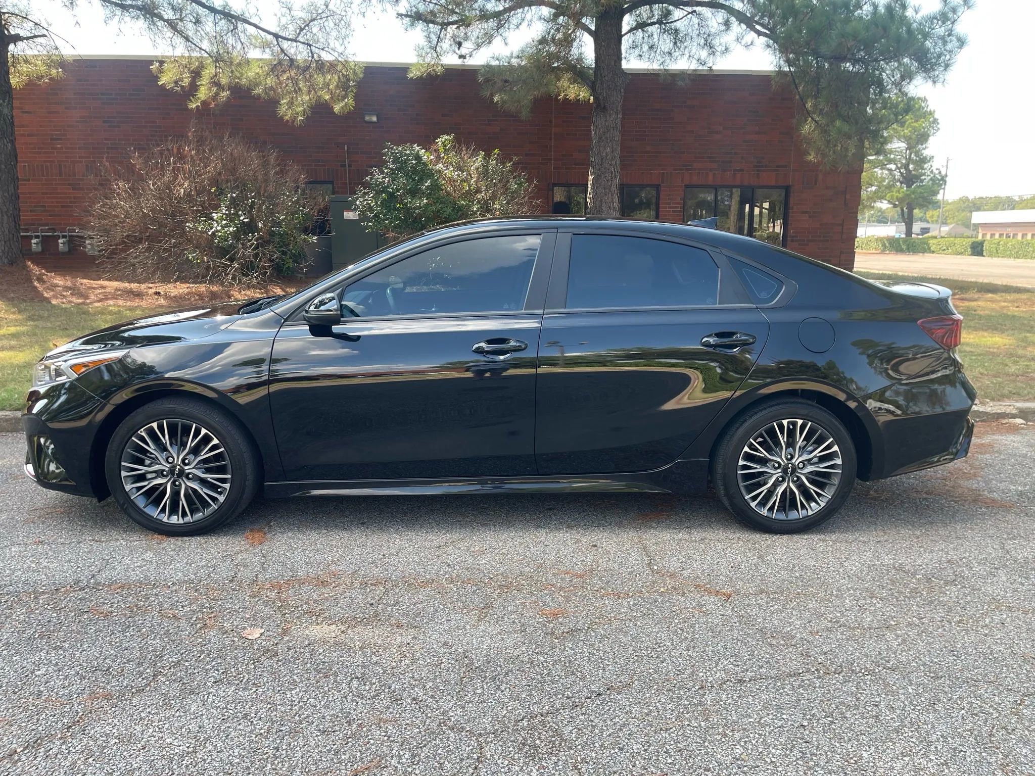 Used 2023 Kia Forte GT-Line image 2