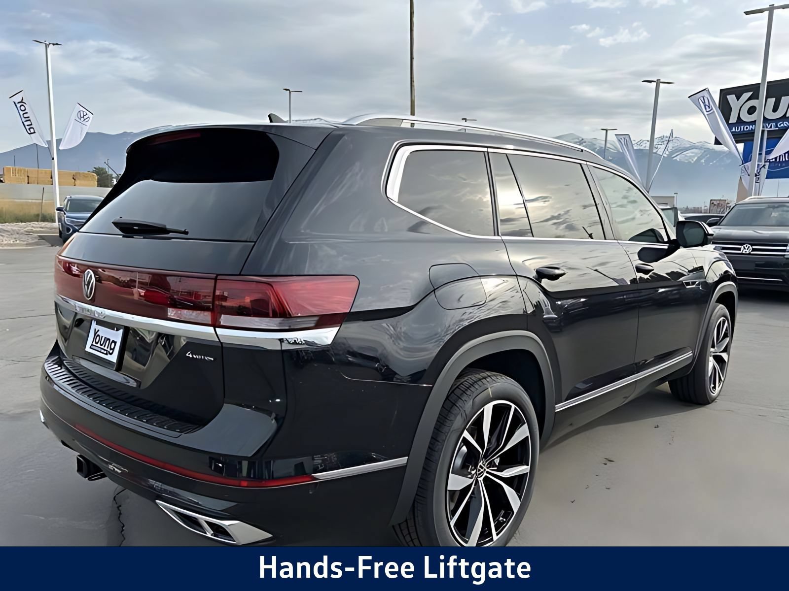 New 2026 Volkswagen Atlas SEL Premium R-Line AWD/4WD image 9