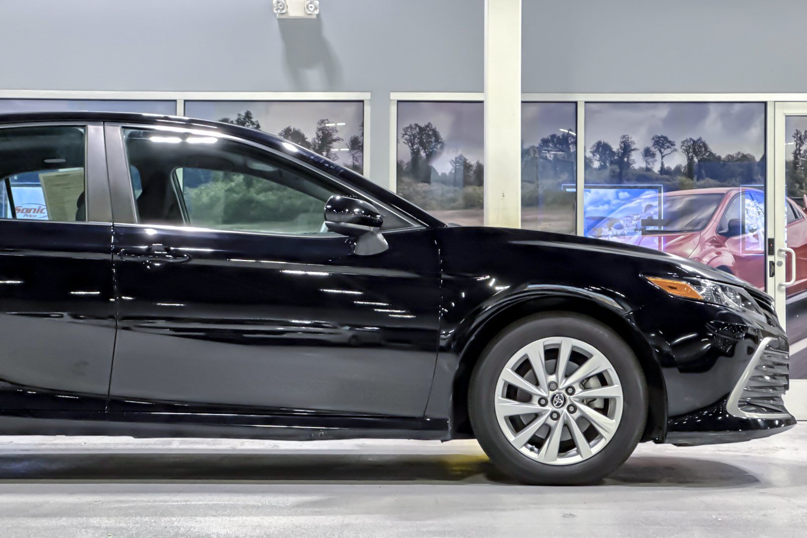 Used 2022 Toyota Camry LE FWD image 33