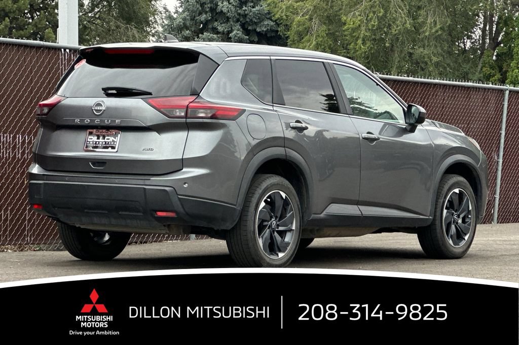 Used 2025 Nissan Rogue SV AWD/4WD image 7