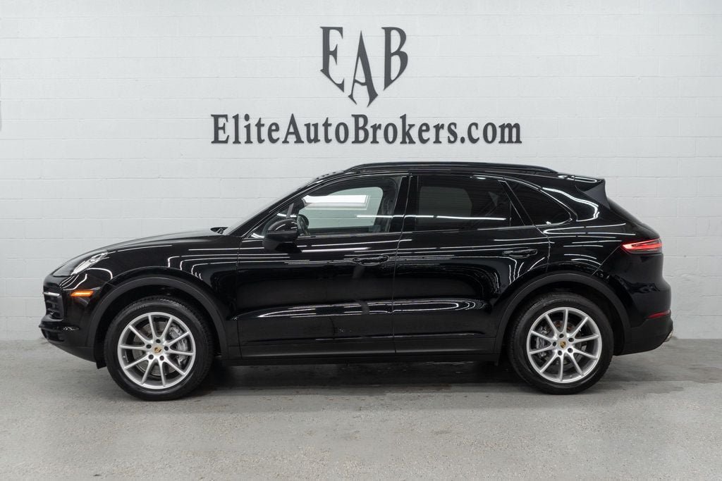 Used 2023 Porsche Cayenne AWD/4WD image 2
