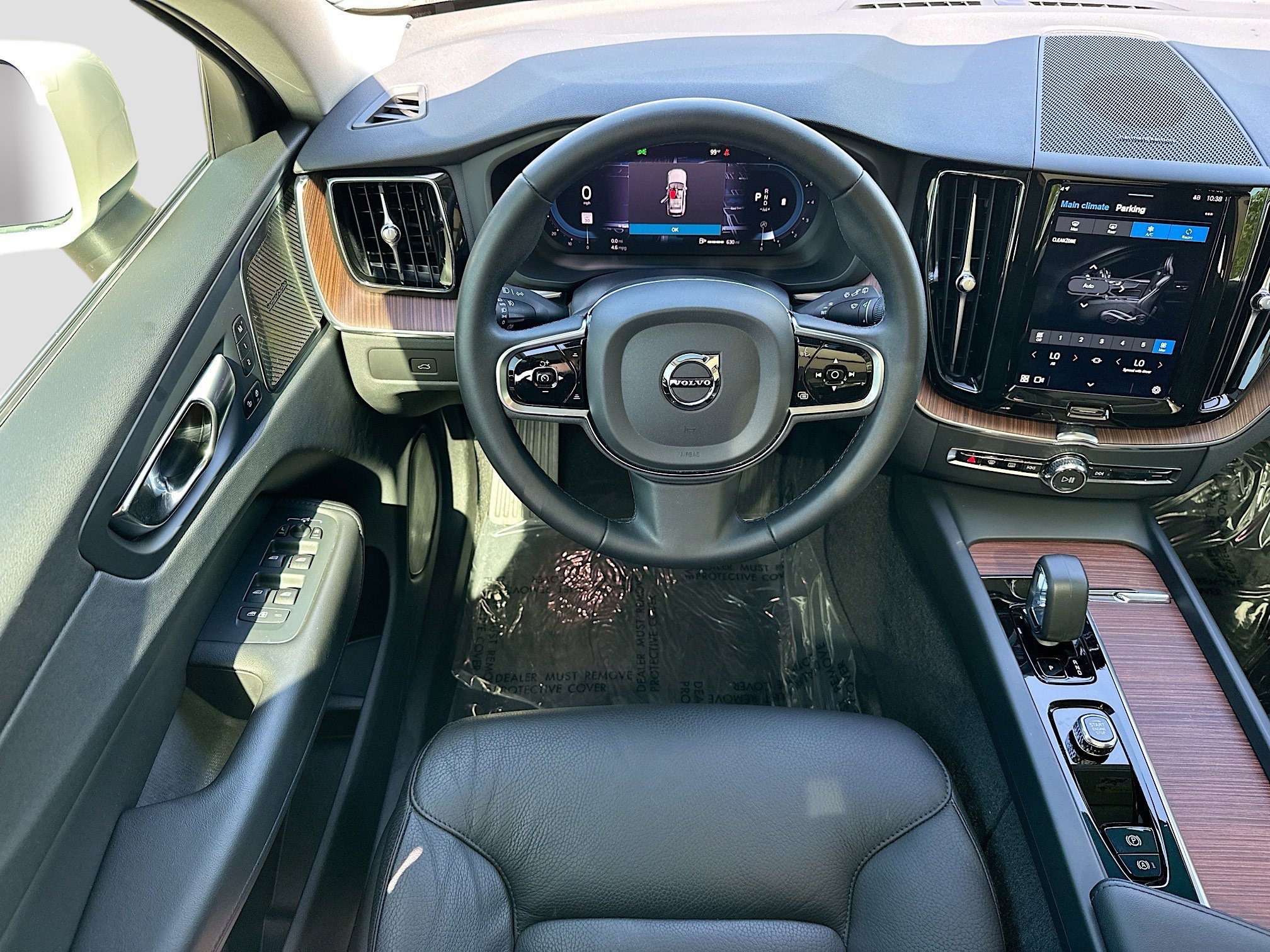 Used 2023 Volvo XC60 B5 Plus w/ Protection Package Premier image 22