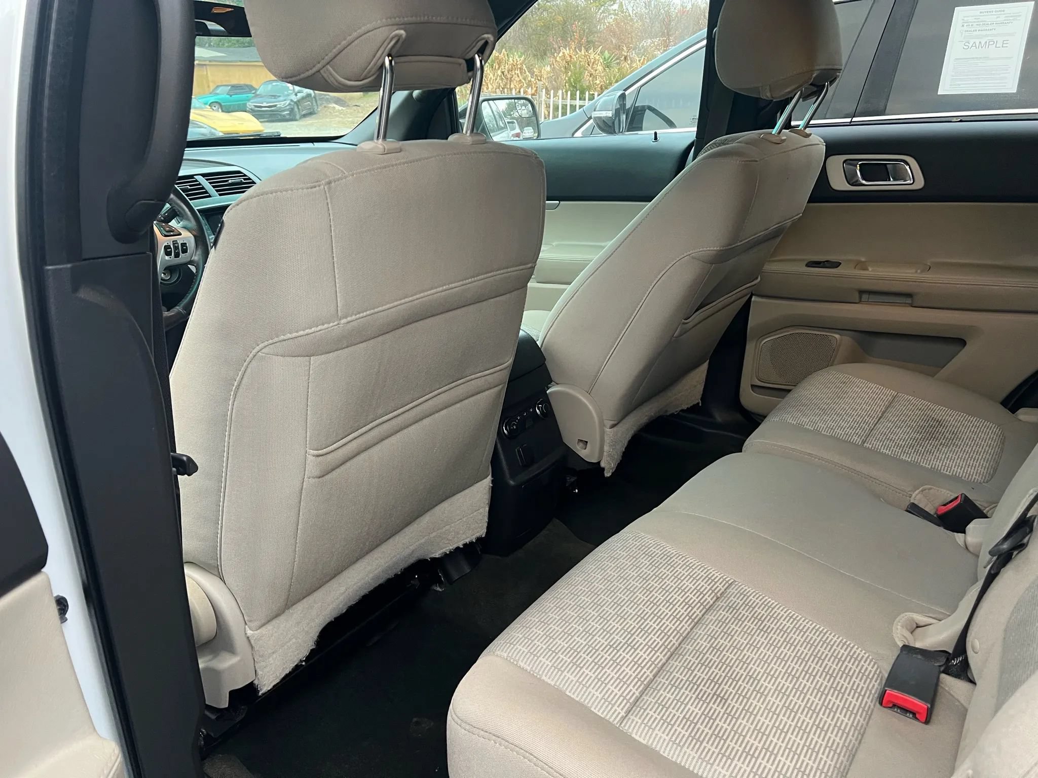 Used 2015 Ford Explorer XLT FWD image 12