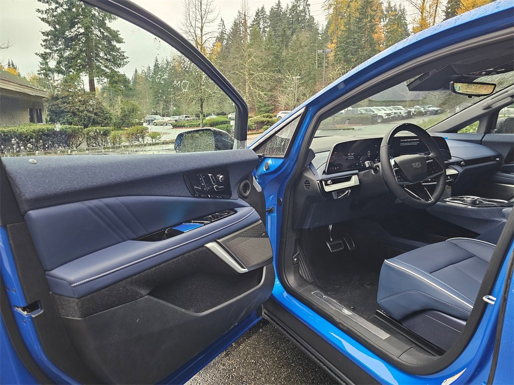 New 2026 Cadillac Optiq Luxury 2 image 20