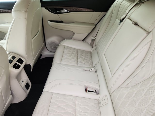 Used 2022 Buick Envision Avenir w/ Technology Package II image 13