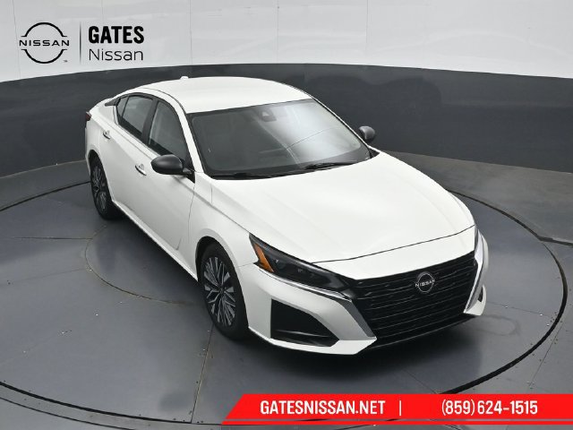 Used 2025 Nissan Altima 2.5 SV FWD image 45