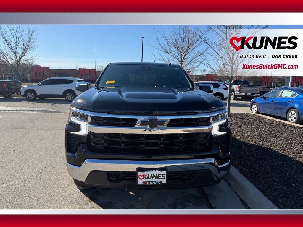 Used 2022 Chevrolet Silverado 1500 LT w/ Convenience Package II image 3
