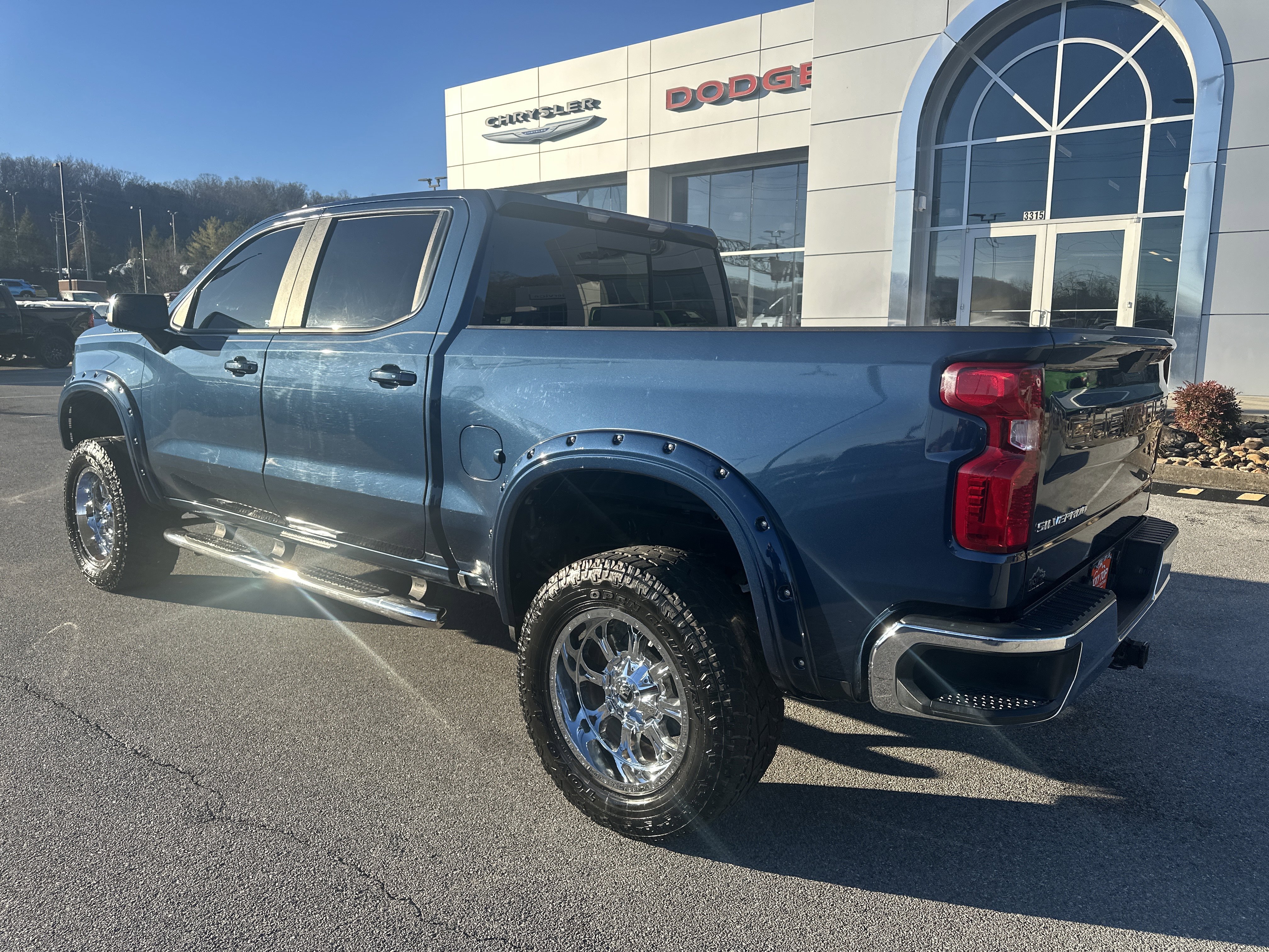 Used 2019 Chevrolet Silverado 1500 LT w/ All-Star Edition image 11