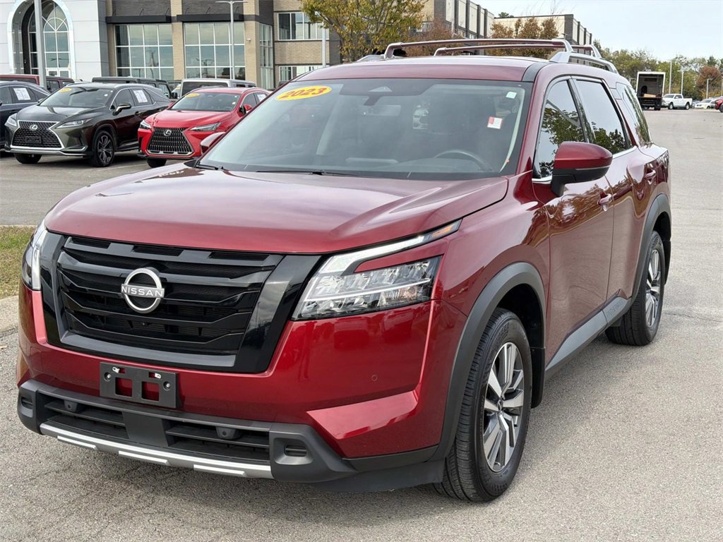 Used 2023 Nissan Pathfinder SL w/ Black Appearance Package image 4