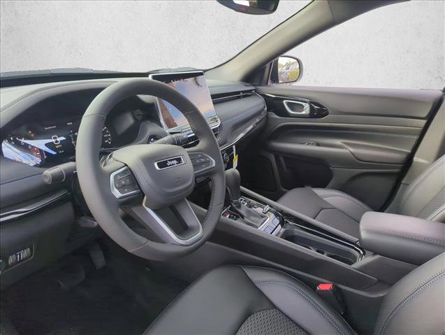 New 2026 Jeep Compass Latitude image 2