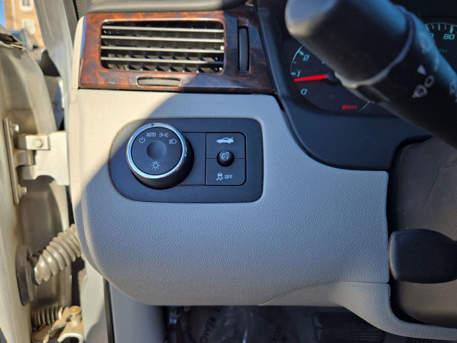 Used 2015 Chevrolet Impala LT w/ LT Sunroof Package image 26