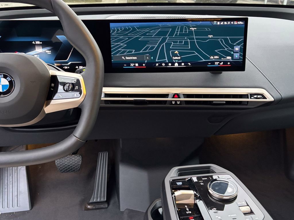 Used 2026 BMW iX xDrive45 image 23