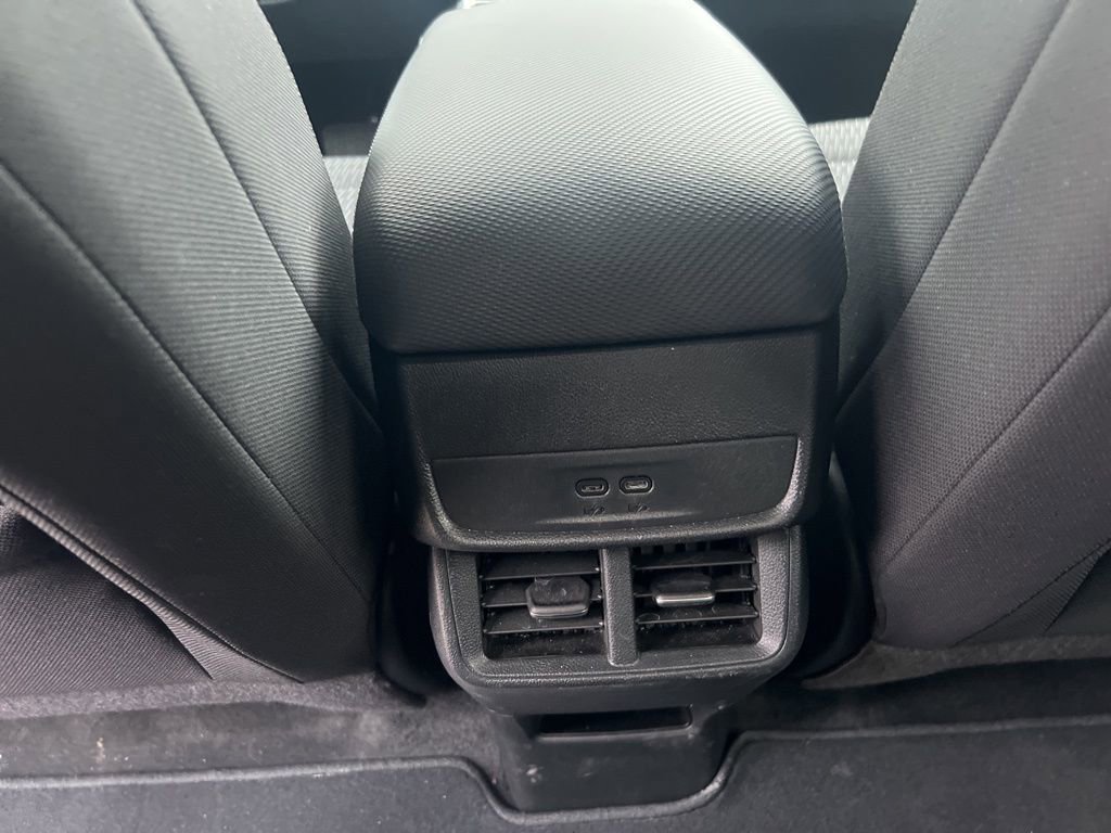 Used 2025 Chevrolet Equinox LT image 32