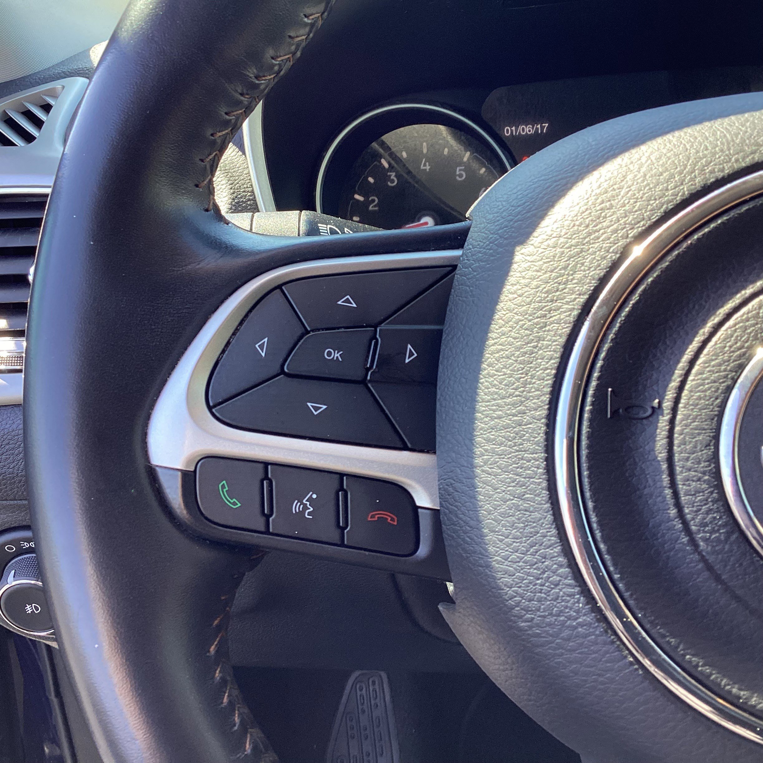 Used 2018 Jeep Compass Latitude w/ Popular Equipment Group image 28