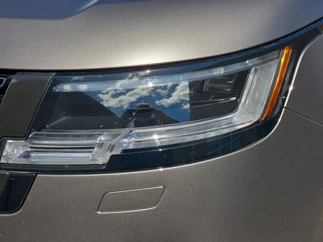 Certified 2025 Land Rover Range Rover Long Wheelbase Autobiography image 33